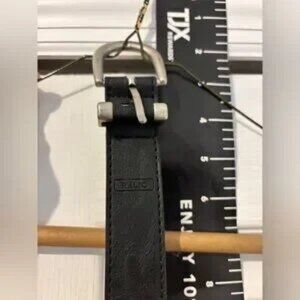 Black Men's belt fits 30”-36” waist sz vintage simple black leather steel buckle